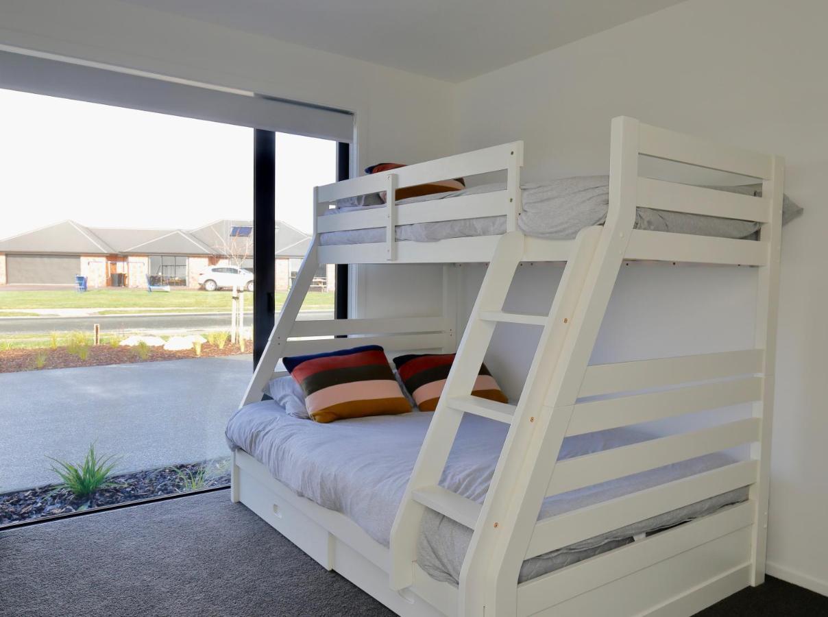 Lake House - Te Anau Holiday Home Экстерьер фото